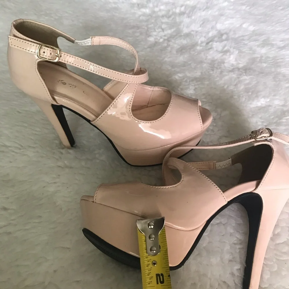 Women’s Platform high heels shoes size M US size 7